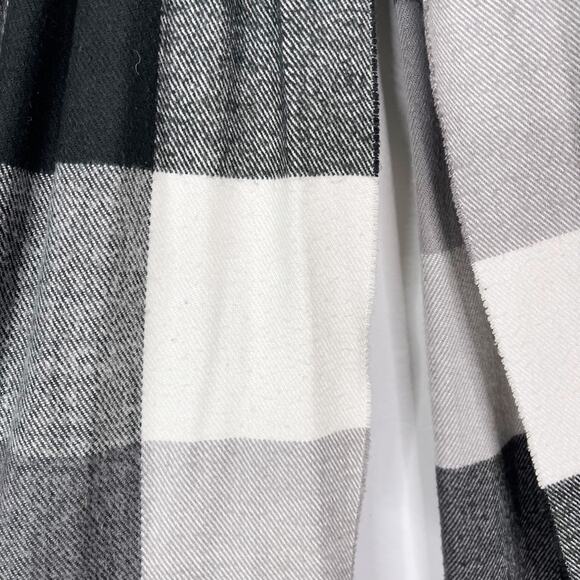 Scotland Cashmere Plaid Fringe Ends Scarf Gray Cream Black Square Scottish - Picture 5 of 6
